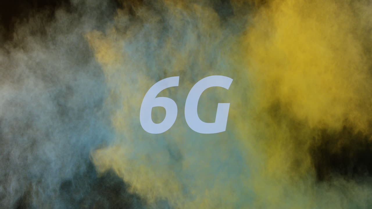 animación de texto de 6 g en blanco sobre polvo colorido que se lanza en el fondo