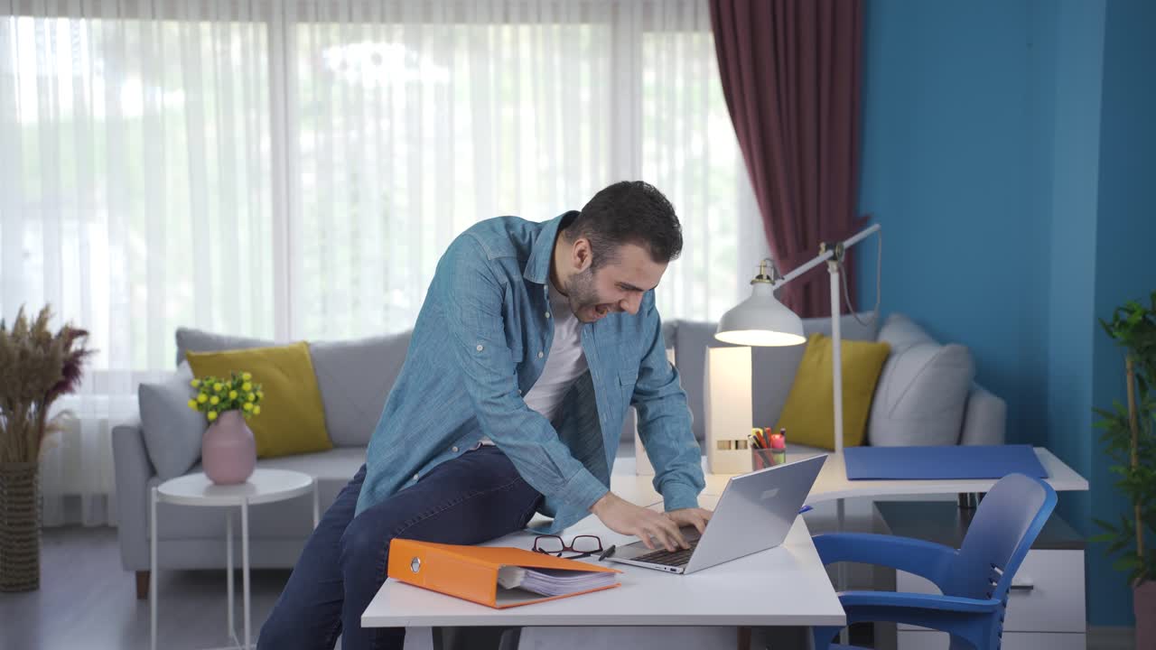 자영업자 사업가가 기 ⁇ 하고 있습니다.