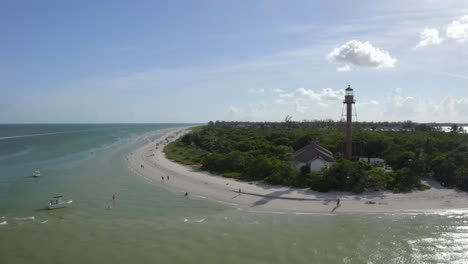 Sanibel-Island,-Florida-Lighthouse-Wide-View