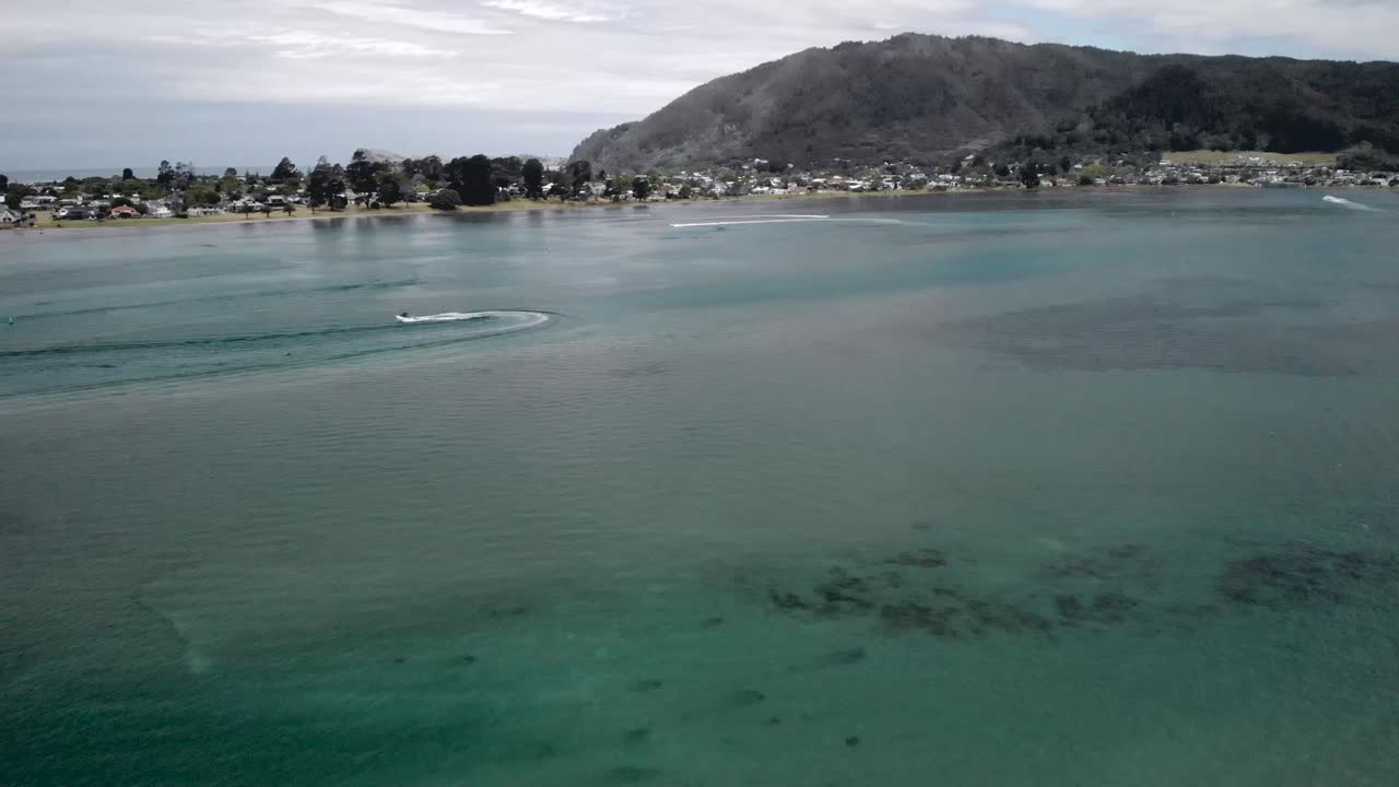 lago cerca de coromandel 1