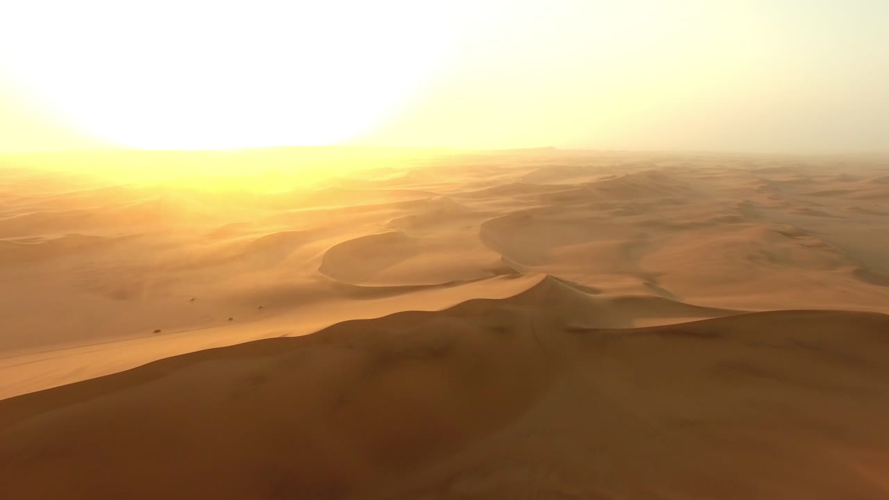 la mañana llega al desierto de namibia.