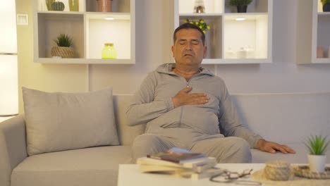 el paciente pulmonar está experimentando dificultad para respirar.