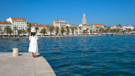 Reisende-Frau-Reist-In-Split,-Kroatien.