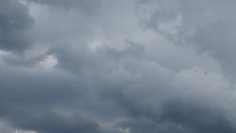 nubes en el cielo, tormenta acercándose, antes de la lluvia, gris pesado, nubes negras moviéndose, día nublado, calentamiento global