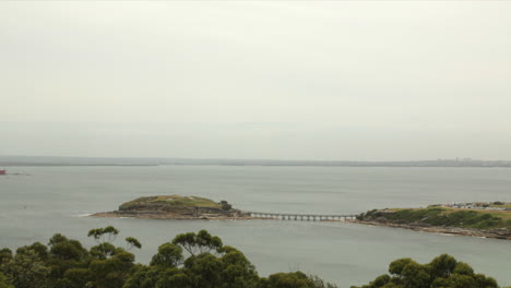 Timelapse-De-Isla-Pelada-En-La-Perouse-En-Un-Día-Nublado