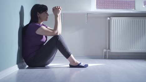 Desperate-woman-with-her-hands-on-her-head.-Depressed.