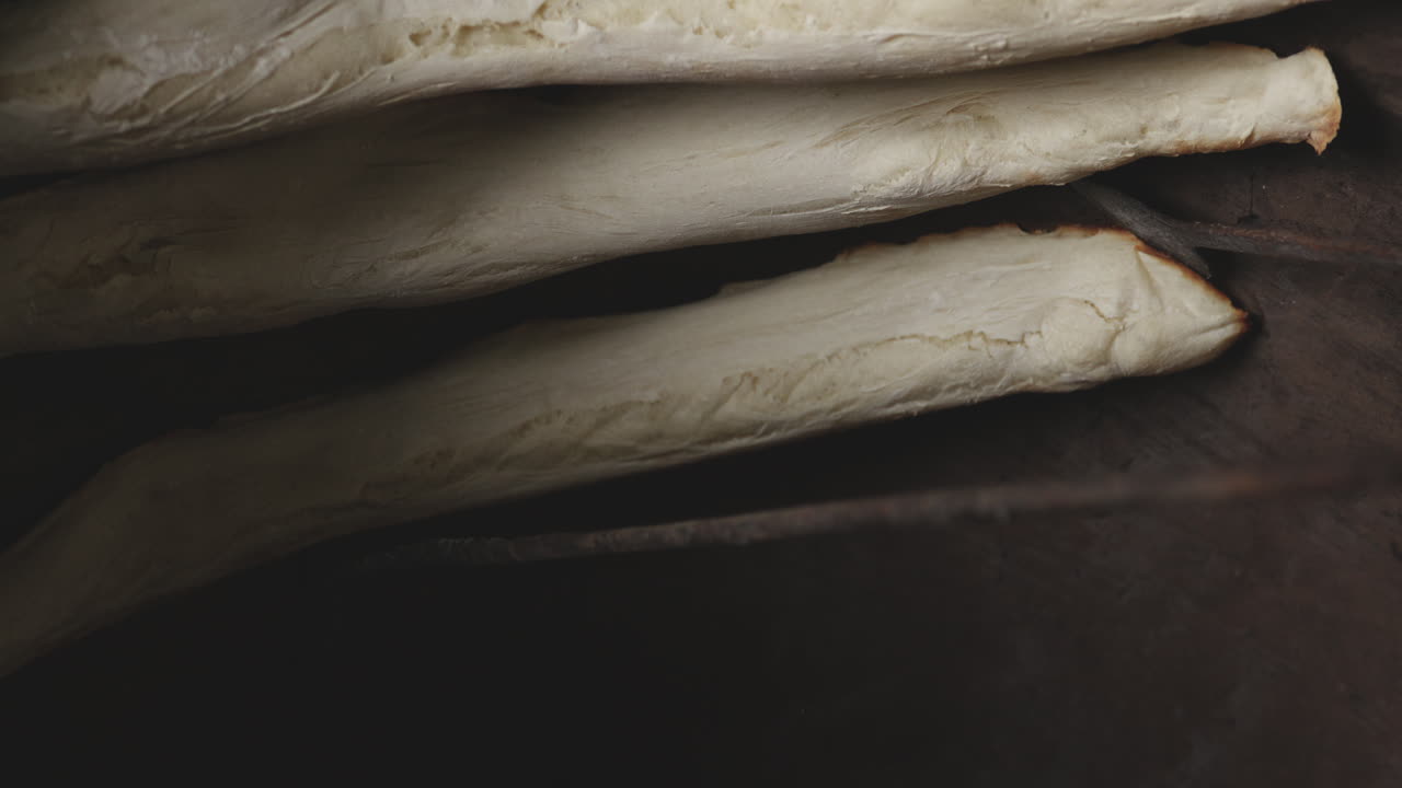 kakhetian shoti - pan georgiano cocinado en tono