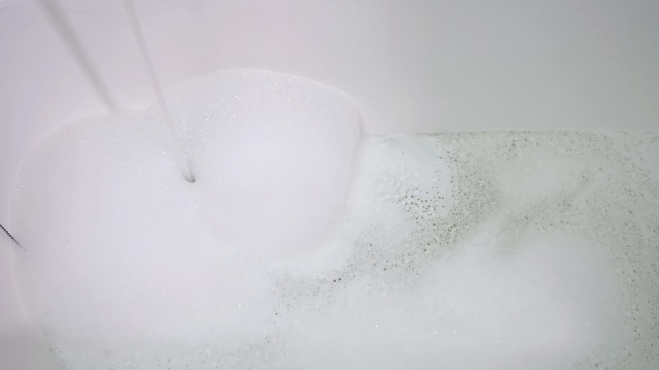 화장실에 있는 화장실 거품