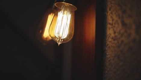 hermosa luz en una habitación oscura