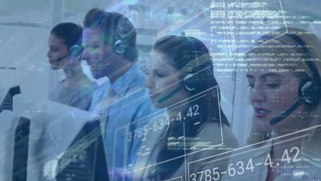 animazione dell'elaborazione dei dati finanziari su diversi uomini d'affari in ufficio.