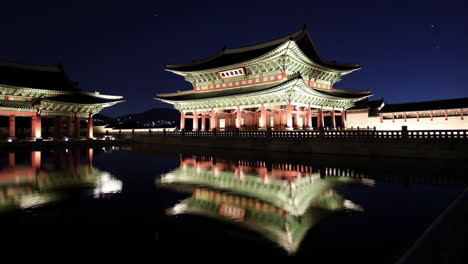 gyeongbokgung palace at night