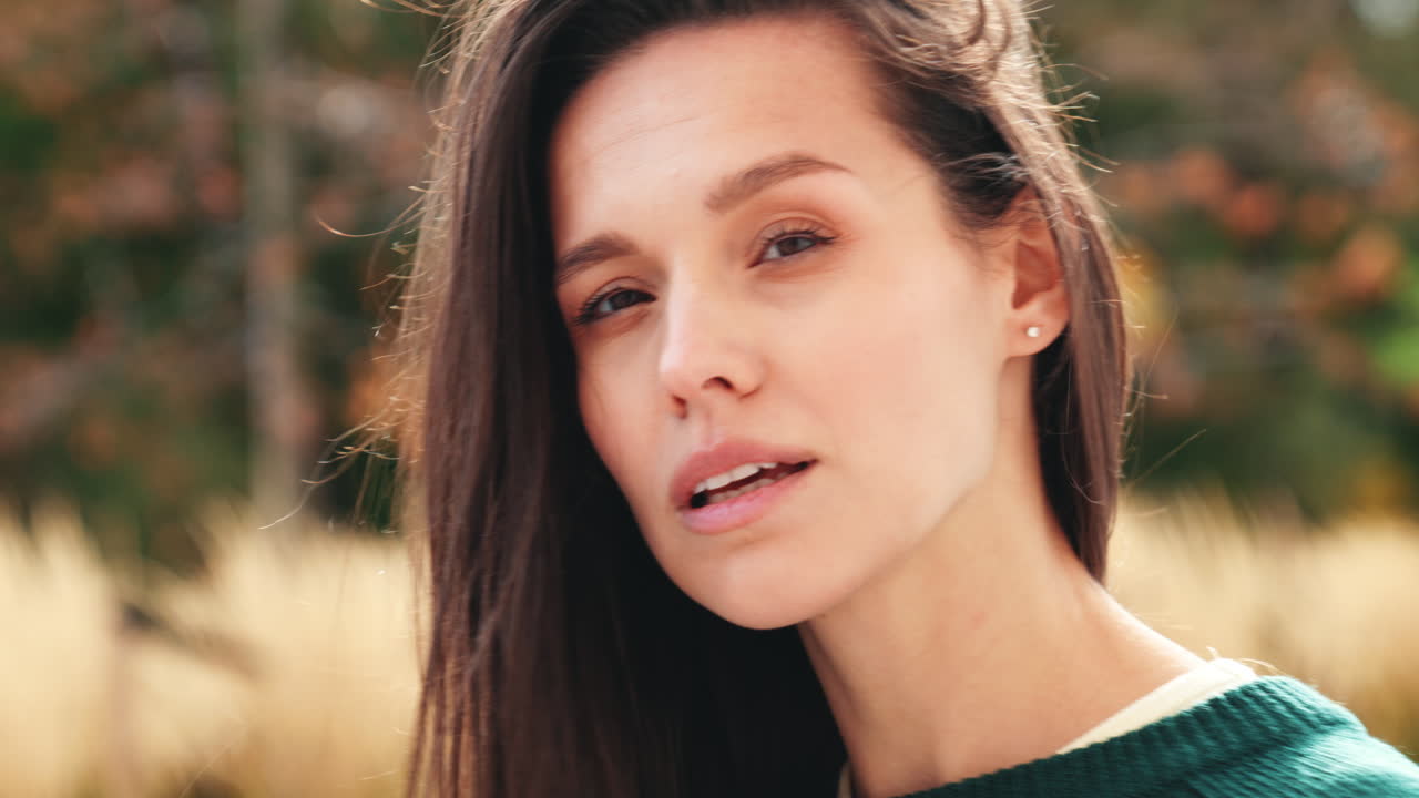 retrato de mujer en otoño