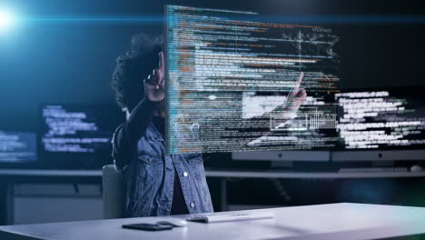 mujer, programando y codificando hologramas por la noche