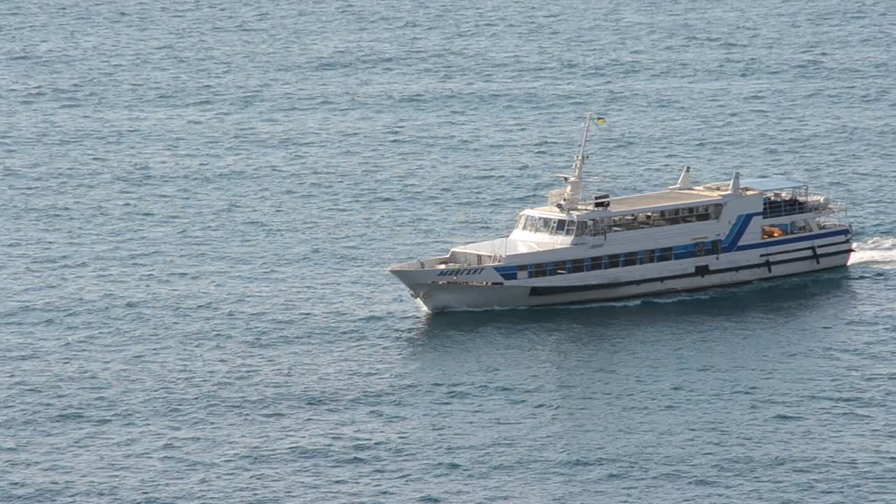 Nave in mare