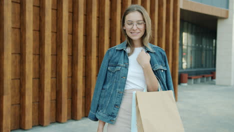 woman shopping outdoors