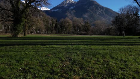 Low-angle-view-of-Alps-in-Walensee,-Switzerland