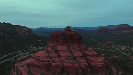 Red-Rock-Buttes-In-Sedona,-Arizona-At-Sunset---aerial-shot