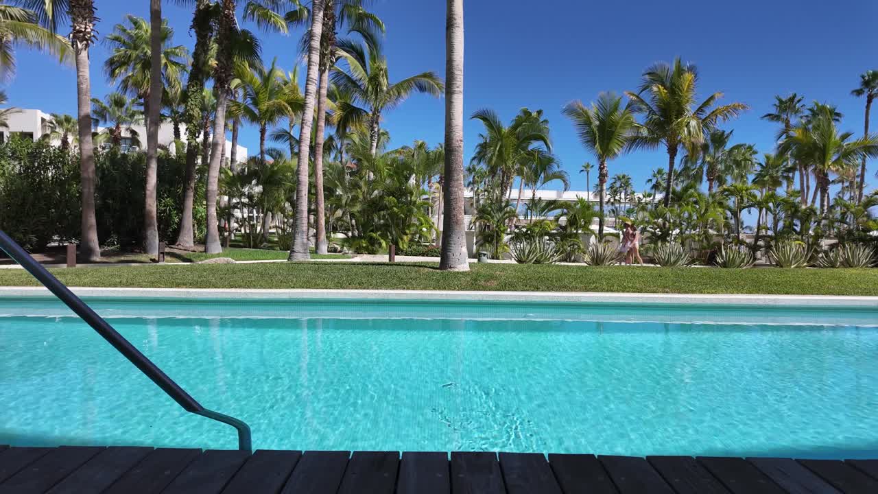Hyperlapse des Pools im Paradisus Resort in Cabo San Lucas, Mexiko.