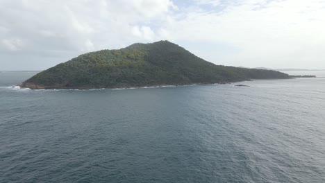 Wonderful-Scenery-Of-John-Gould-Nature-Reserve-Surrounded-By-Calm-Blue-Waters