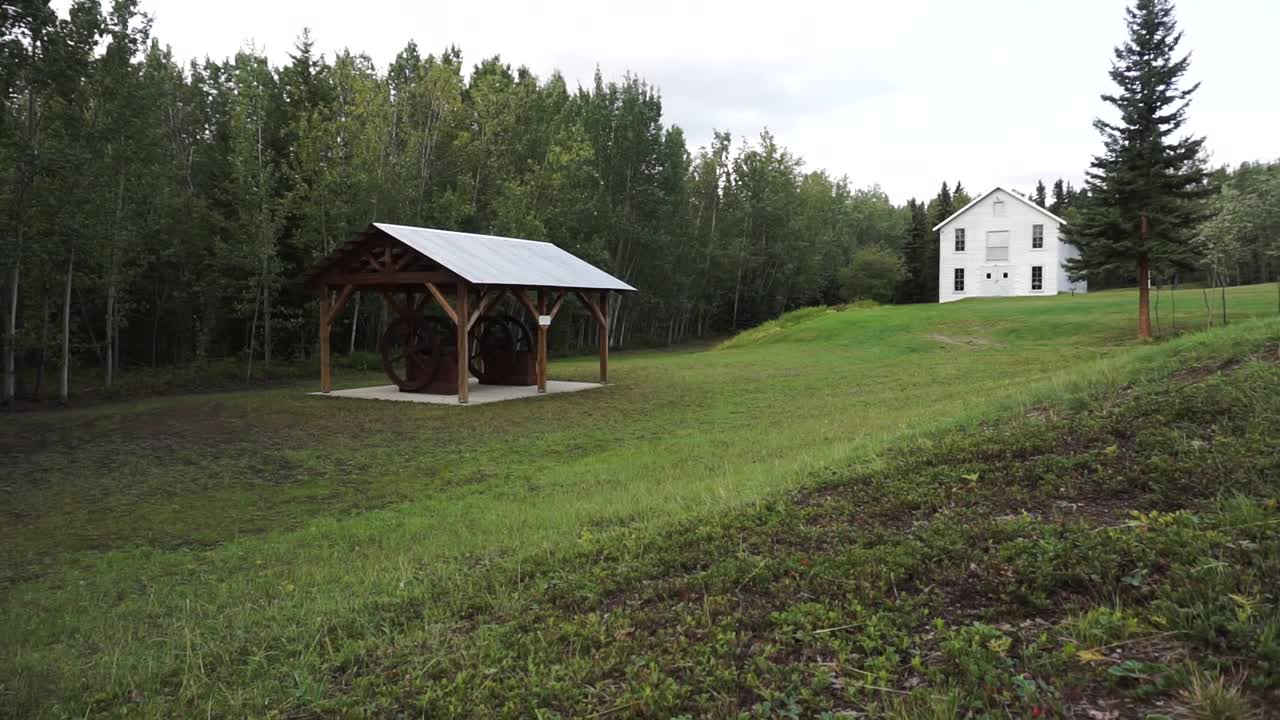 toma panorámica del casco histórico y los edificios de eagle, alaska, en los estados unidos de américa