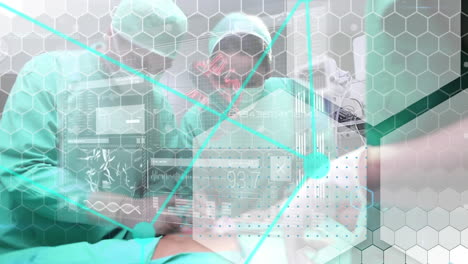 médico con enfermera, interfaz futurista, y patrones hexagonales