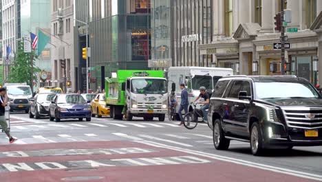 traffic on west 55th and 5th avenue