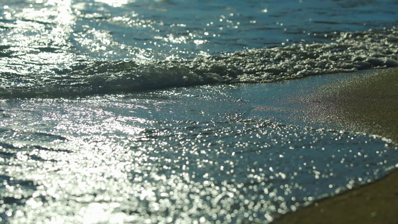 해변에 있는 바다의 파도