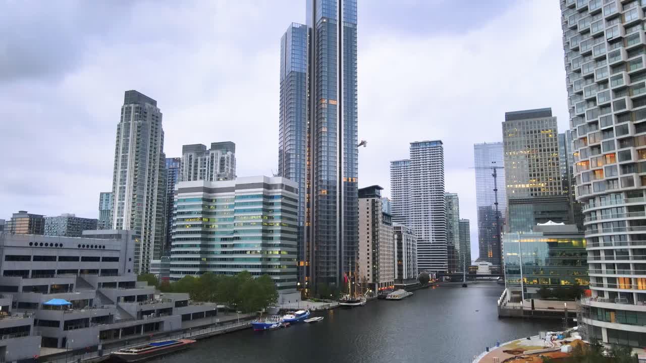 런던 시티, 영국 - 시내 비즈니스 지구의 항공 설정 보기