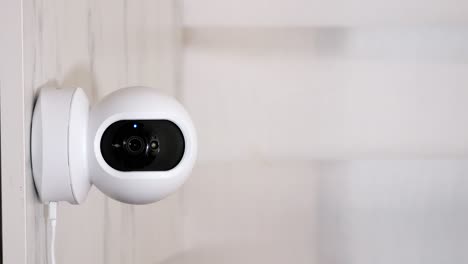 vertical de la cámara ip inteligente para la filmación en movimiento controlada por el hogar de seguridad