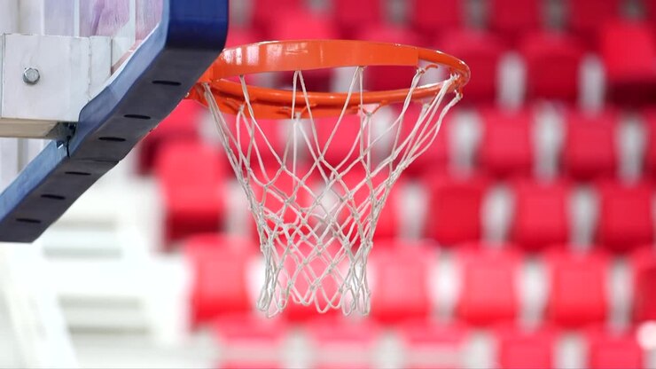 Breve ripresa di un canestro da basket