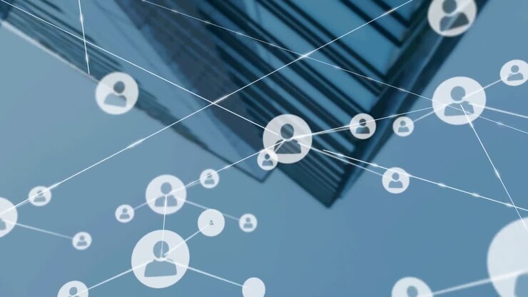 Animazione di rete di connessioni con icone su un moderno edificio