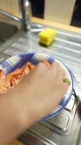 preparing shrimp