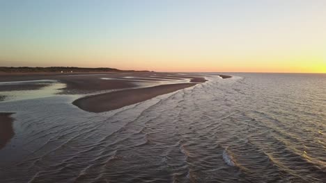 Puesta-De-Sol-En-La-Playa-Holandesa-Breezand-En-Zelanda