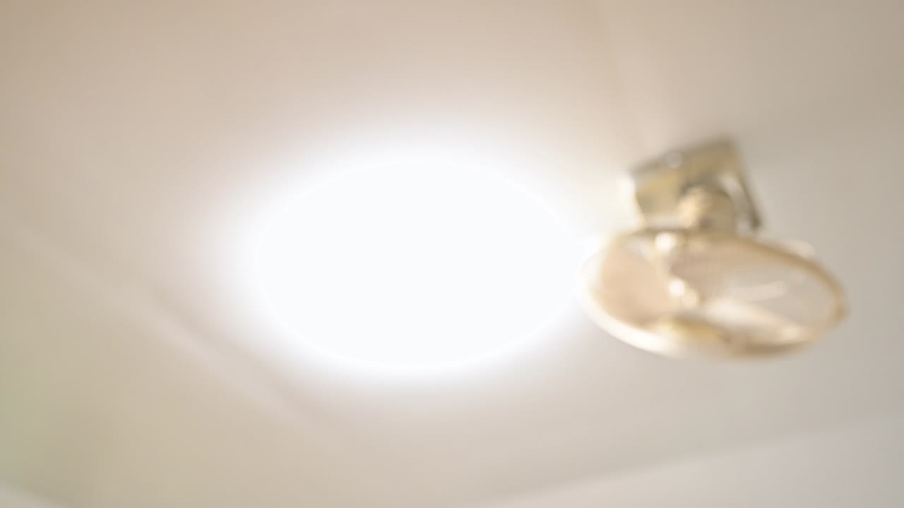 apagar la luz del techo con el control remoto