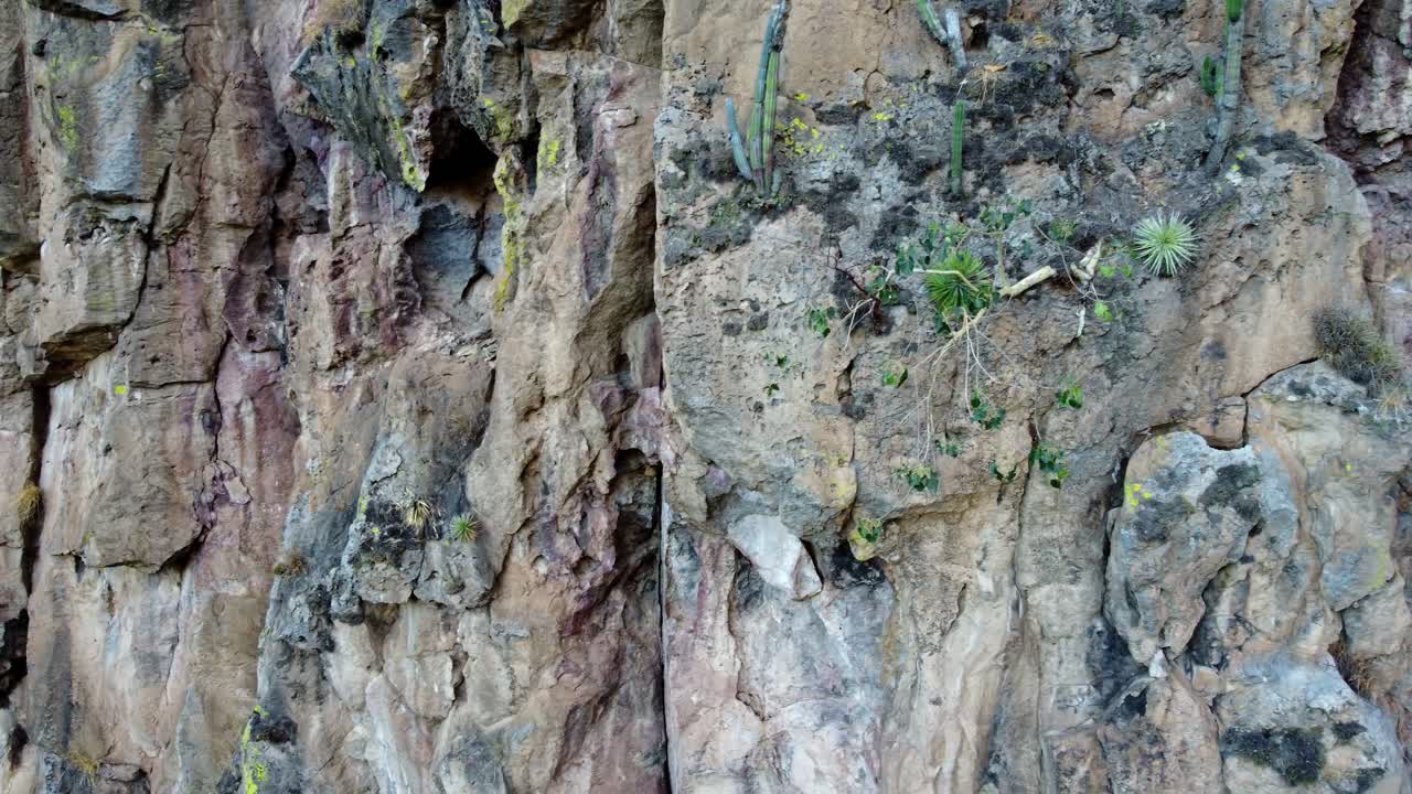 Professional climbers on the San Andreas fault, it is an extreme sport that not everyone dares to do. It requires teamwork, good communications, because any mistake could cost you your life.