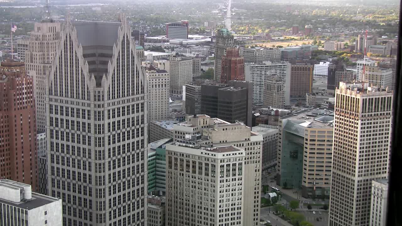 toma aérea desde el centro de detroit, michigan, estados unidos