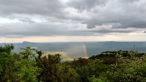 Amanecer-Sobre-Las-Montañas-Vista-Desde-El-Mont-Seranne-Francia