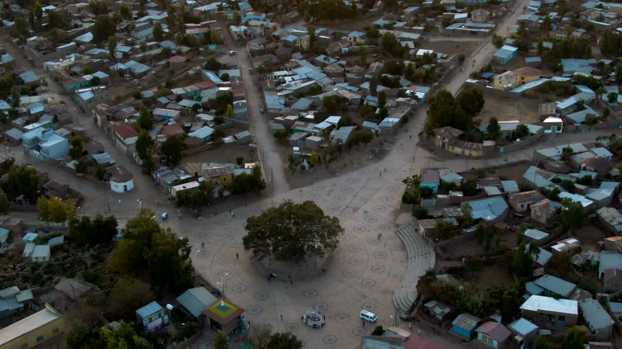 에티오피아의 악섬에 있는 전통적인 에티오피아 결혼식과 교회의 공중 전망