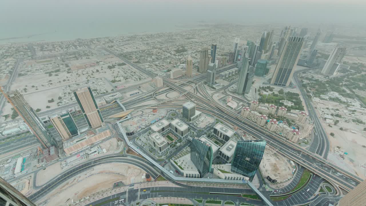mañana ciudad de dubai centro techo de tráfico superior calle panorama 4k lapso de tiempo emiratos árabes unidos