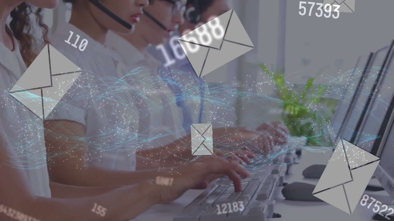 Animazione di reti di connessioni con icone su professionisti che indossano cuffie telefoniche.