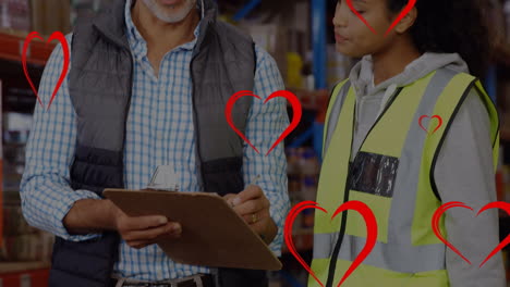 animación de iconos de corazón rojo sobre el supervisor masculino caucásico y la trabajadora chequeando el stock