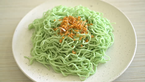 green jade noodle with garlic on plate