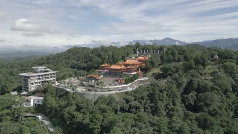 lago del sol y la luna vista aérea del templo de wen wu 4k