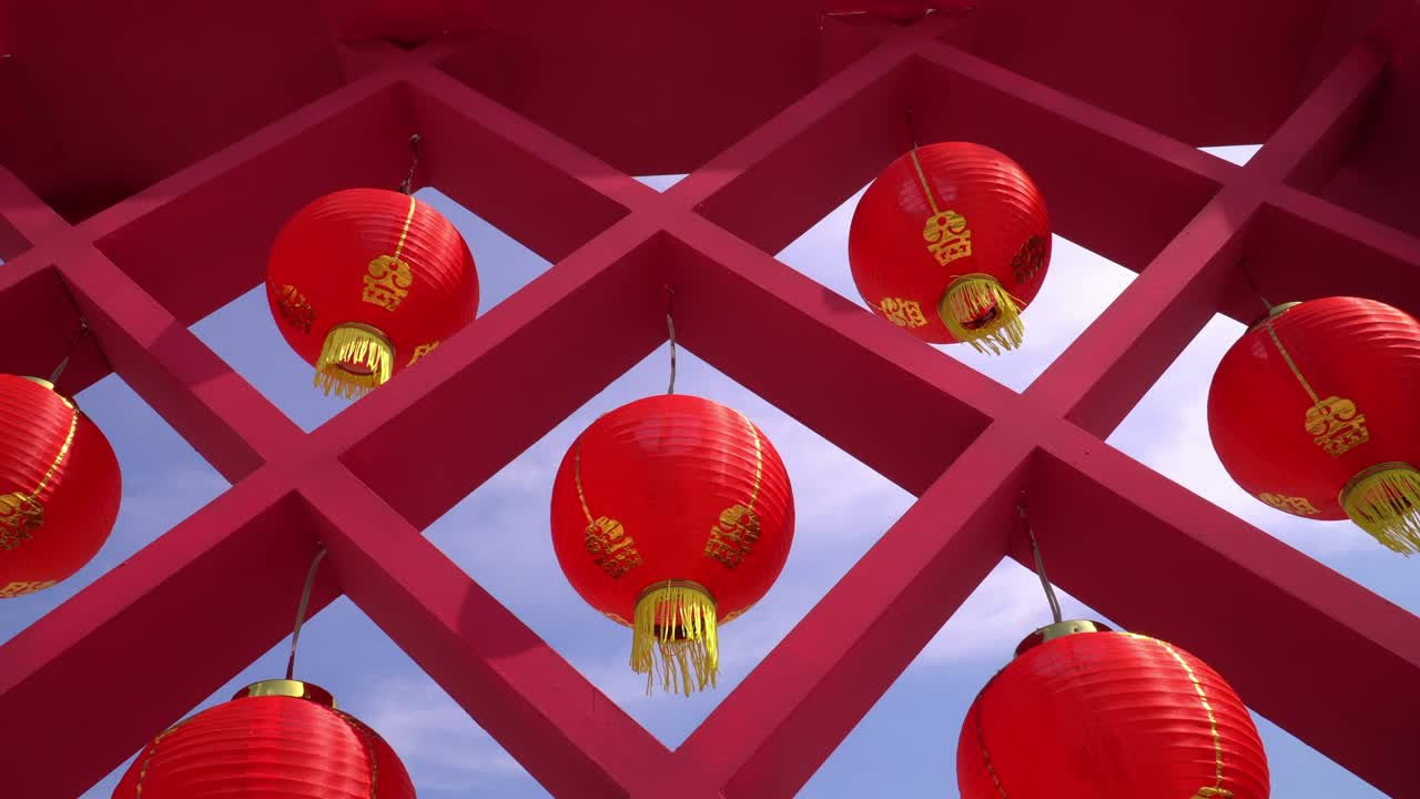 중국에서 장식 된 은 중국 랜턴 행복한 새해 축제 행복 축제 개념