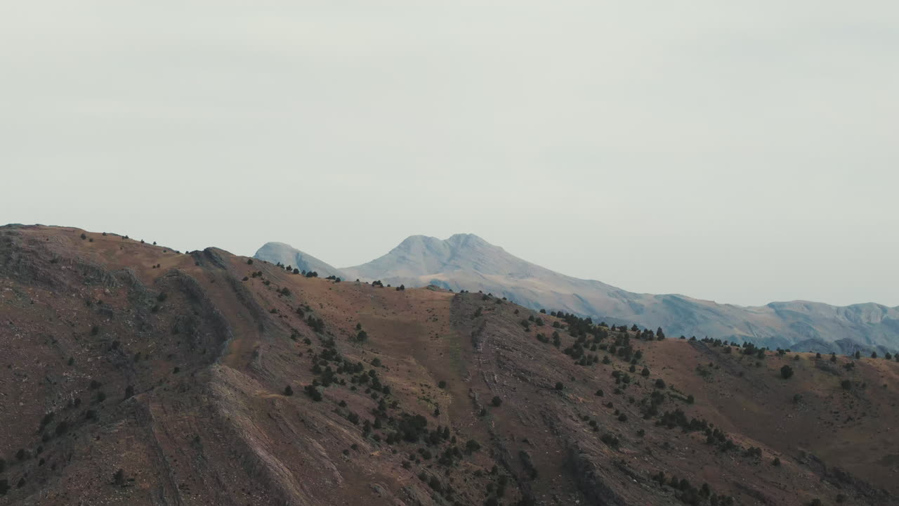 el majestuoso paisaje montañoso