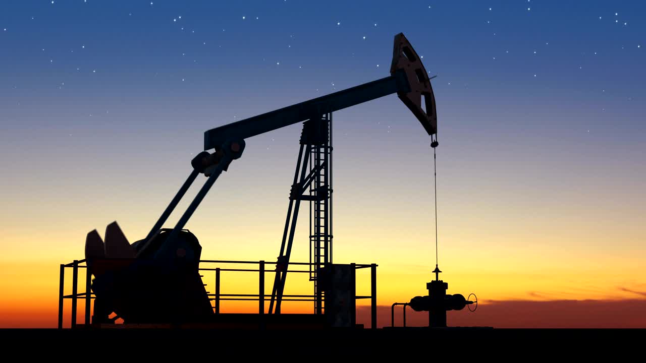 jack de la bomba de petróleo extrayendo petróleo crudo bajo el cielo estrellado del atardecer. animación en bucle.
