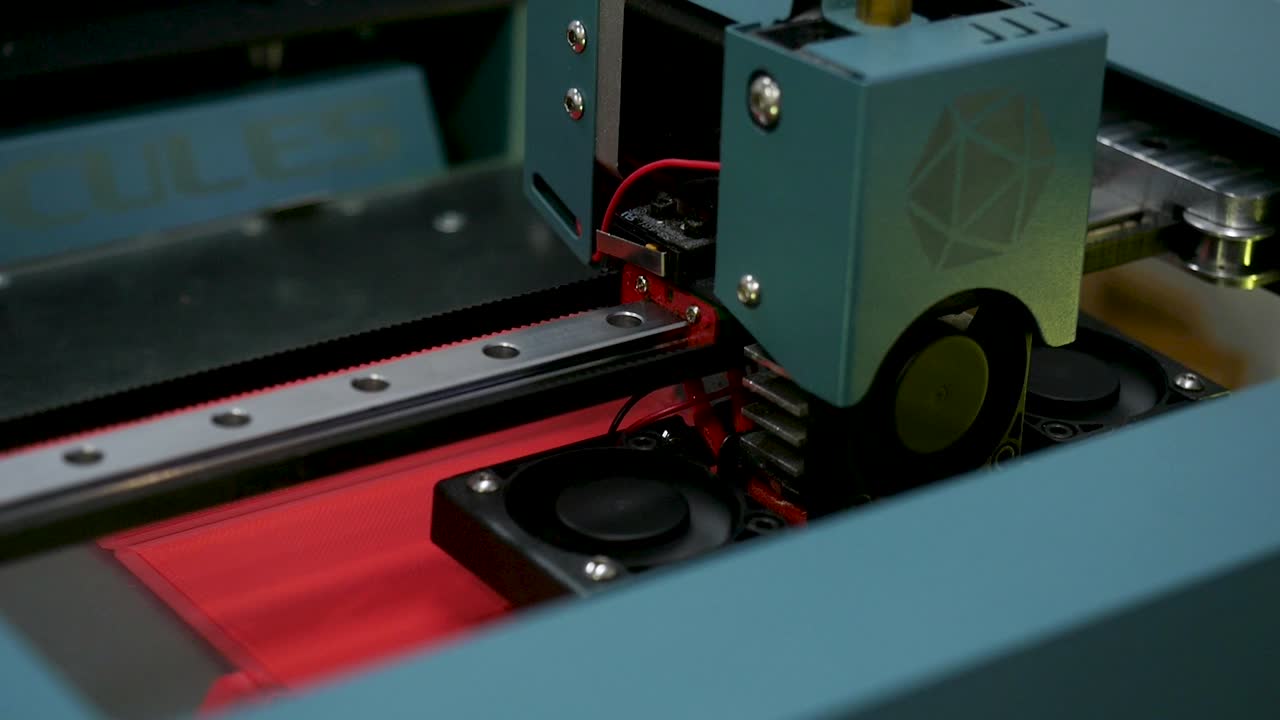 활동 중인 3D 프린터