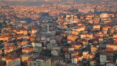 Blick-Aus-Der-Vogelperspektive-Auf-Wohngebäude-In-Der-Stadt-Istanbul