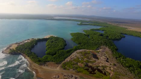 The-lagoon-and-mangroves-of-Lac-Bay-in-Bonaire,-Netherlands-Antilles