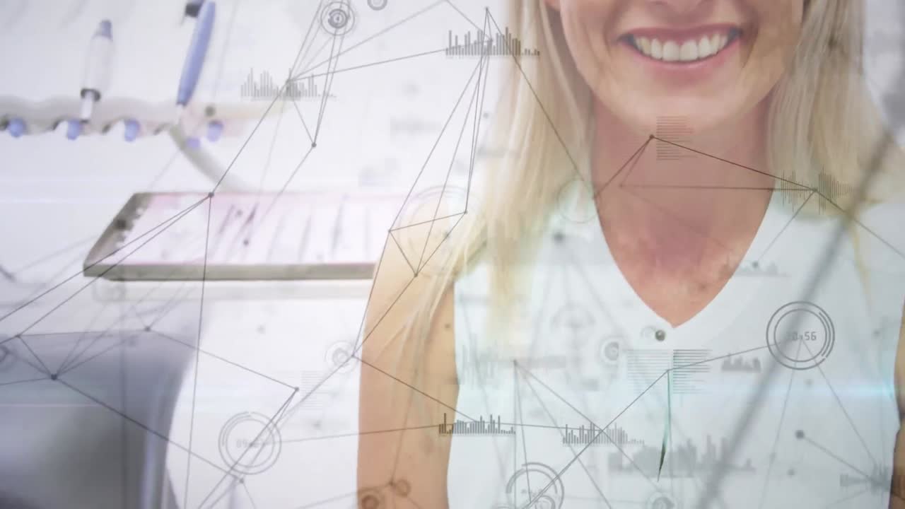 animación de la red de conexiones con el procesamiento de datos sobre la doctora caucásica